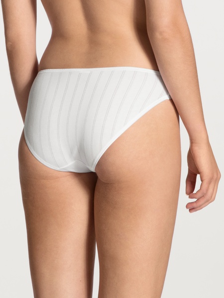 Slip mit Spitzenrändern